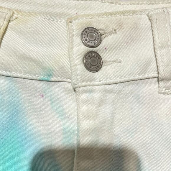 Reworked High Rise Green Dip-Dyed Ombre Shorts - Picture 4 of 11